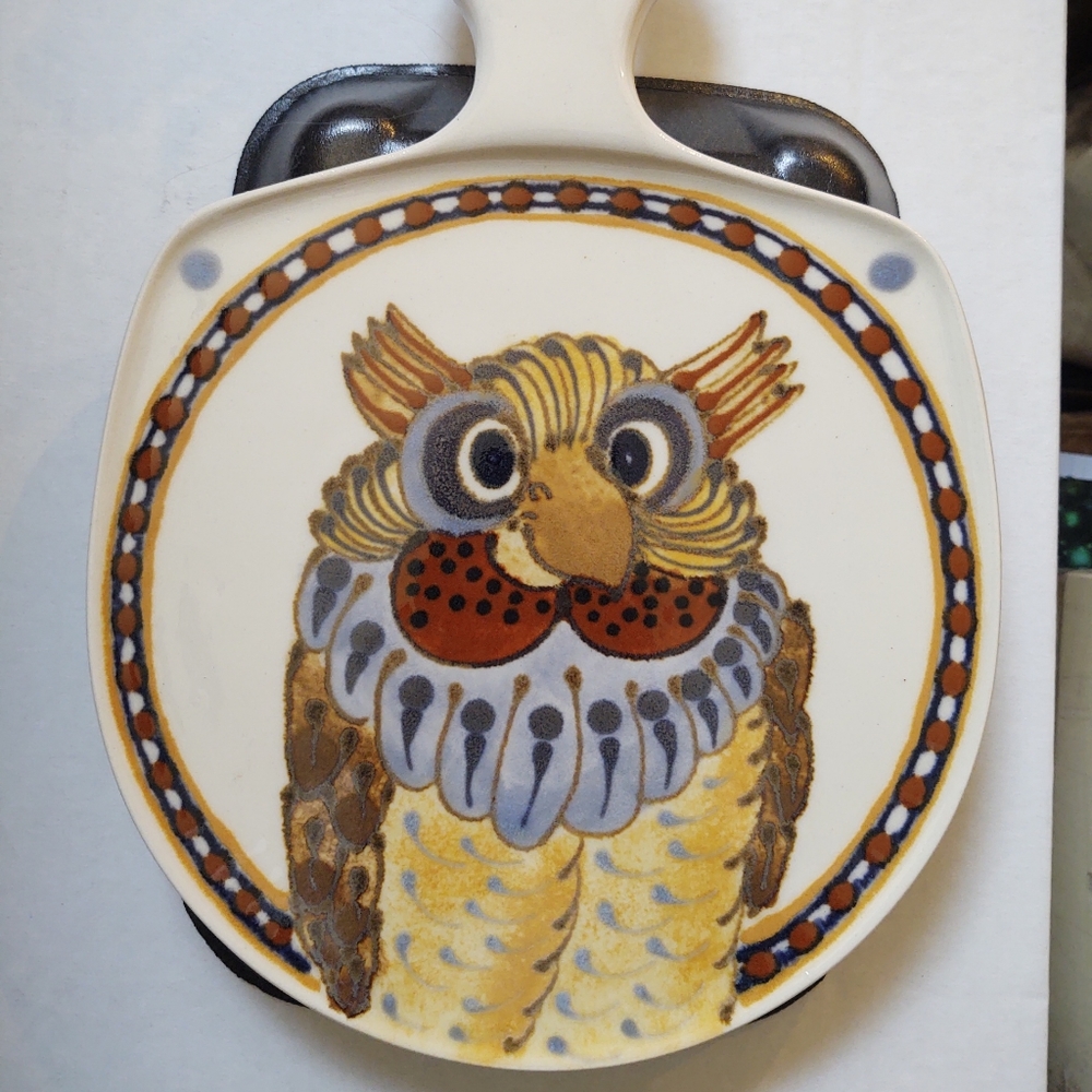 Vintage Janet Rothman ceramic owl cheese plate or wall hanging; signed